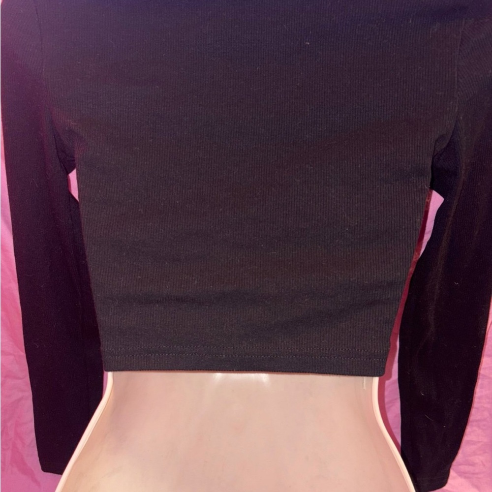 SHEIN hook and eye long sleeve crop top - Picture 2 of 2